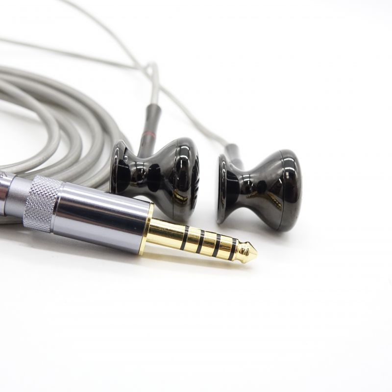 FF3 Black [FIO-IEM-FF3-B]
