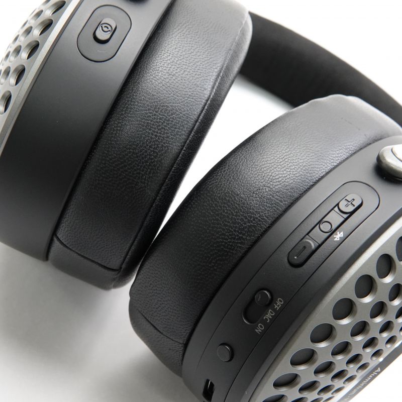 新品未開封 FOCAL BATHYS ブルートゥースヘッドホン 高解像度を志向するFOCALヘッドホン「BATHYS」。ワイヤレス