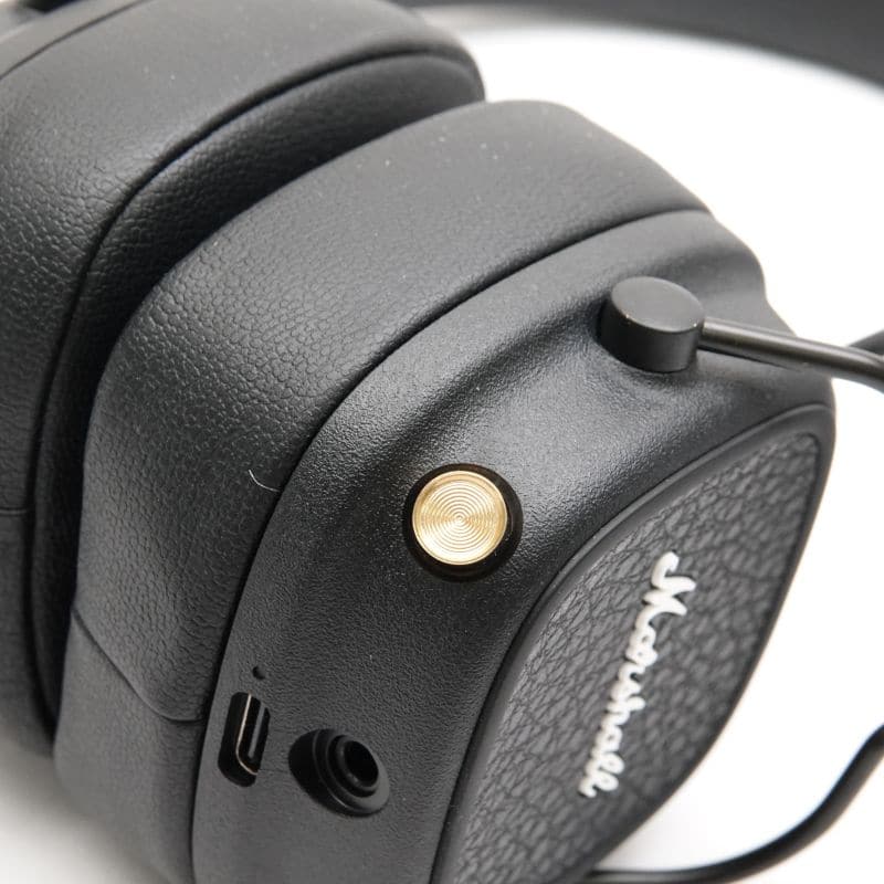 Major V Black