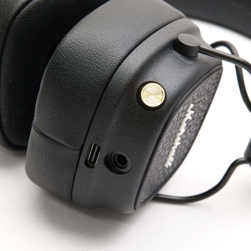 Major V Black