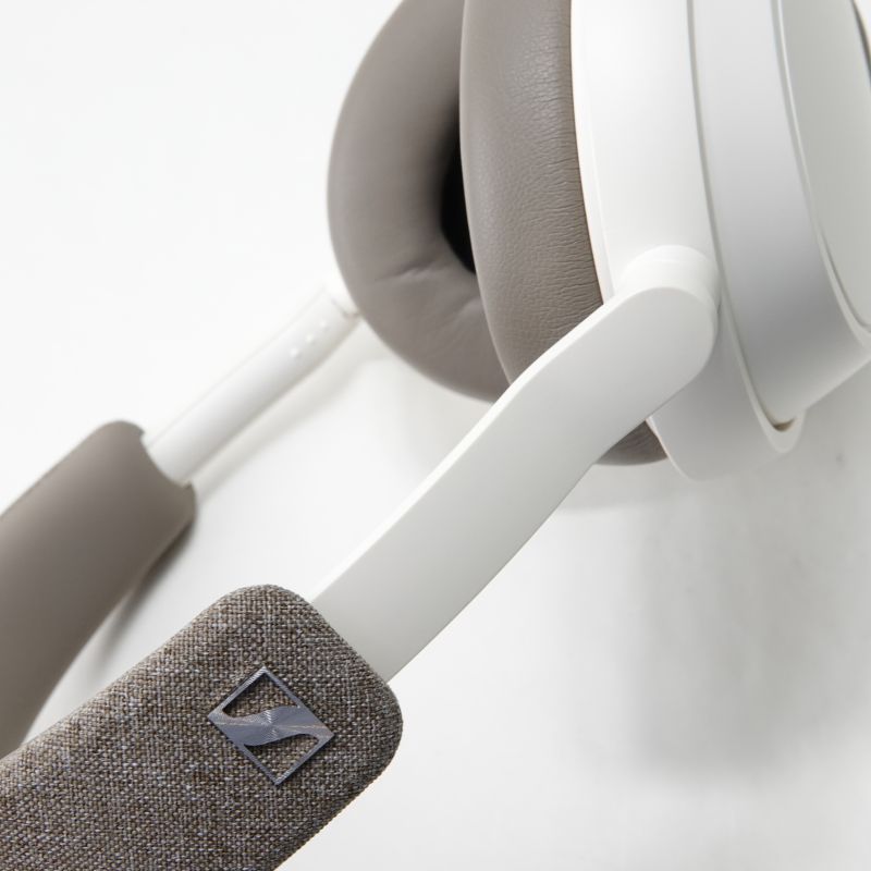 SENNHEISER MOMENTUM 4 Wireless WHITE [M4AEBT WHITE] AB+ランク 中古