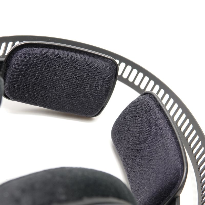 ATH-R70x