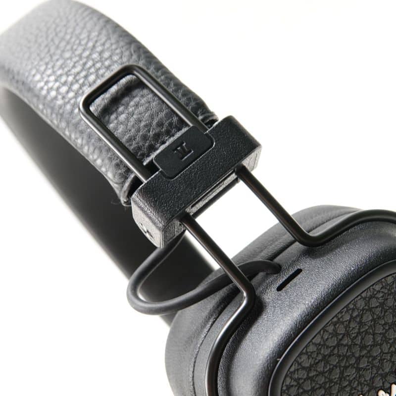 Major V Black
