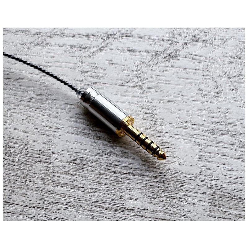 Black Diamond Vier / 4.4mm 5極 AEC製金メッキプラグ / Custom 2pin / ロゴ＆イヤーコネクタアートワーク ブラックキュービックジルコニア装飾