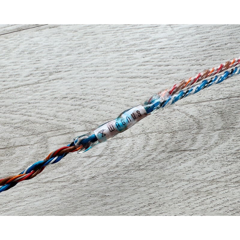 Neu-Farbe / 4.4mm 5極 トープラ販売製 CINQBES 純銅材 無メッキプラグ / Custom 2pin / ロゴ＆イヤーコネクタアートワーク