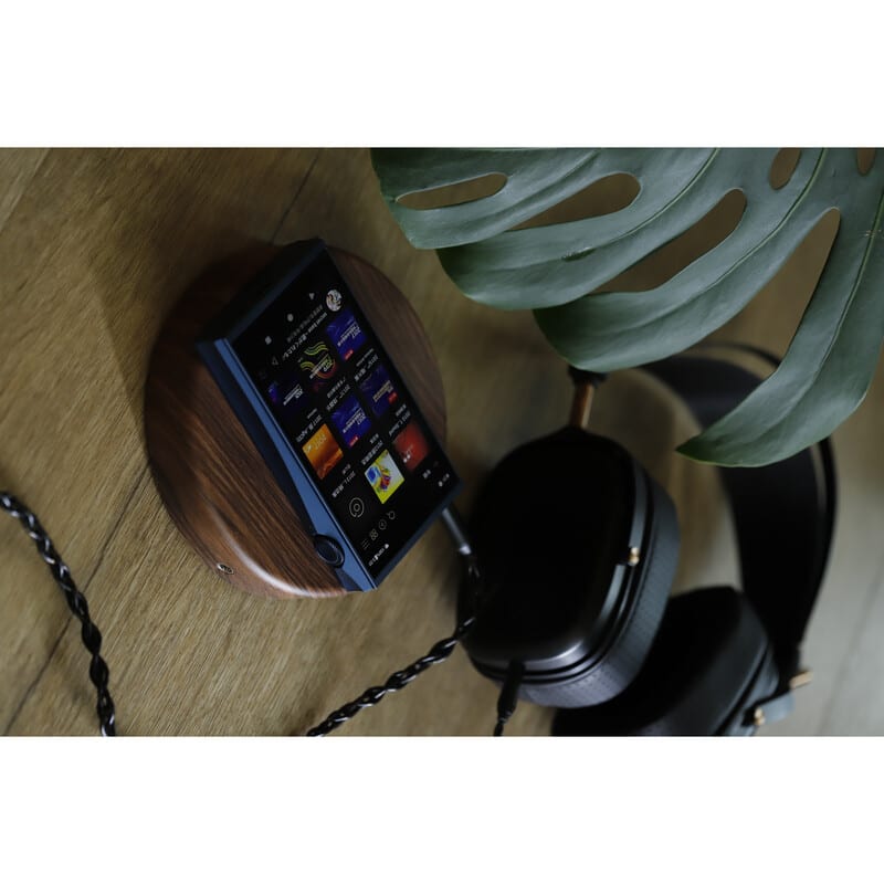 M7T Blue（2025年10月10日発売予定）