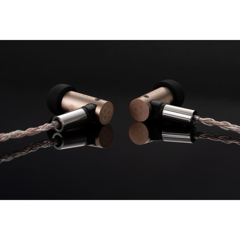 S6000（2025年12月19日発売予定）