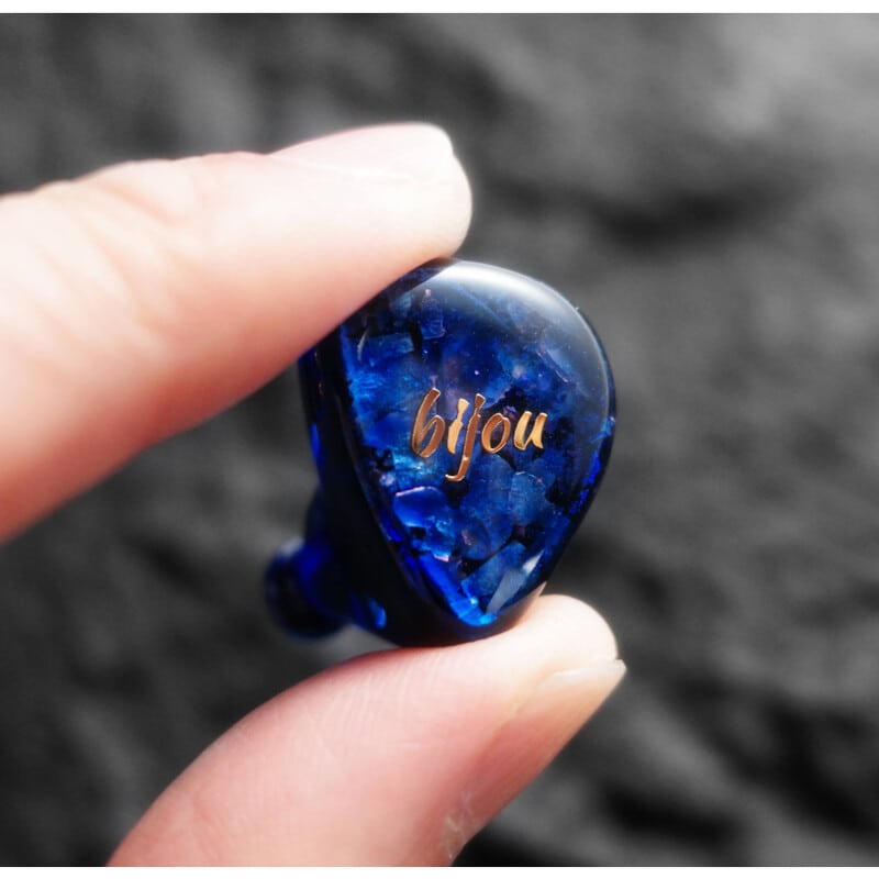 bijou(2026年4月10日発売予定)