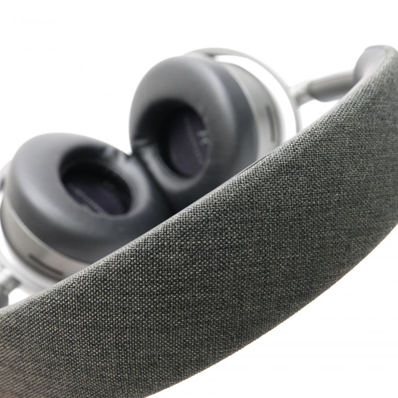 SENNHEISER MOMENTUM 4 Wireless GRAPHITE [M4AEBT GRAPHITE SENNHEISER MOMENTUM 4 Wireless GRAPHITE [M4AEBT GRAPHITE