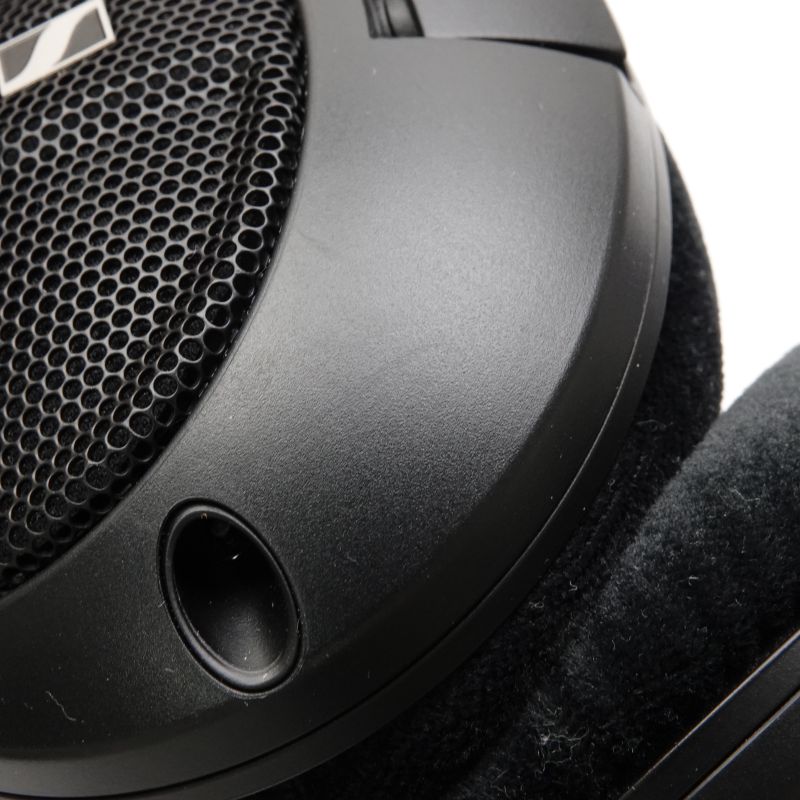 HD560S