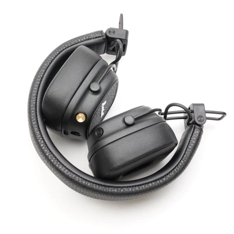 Major V Black