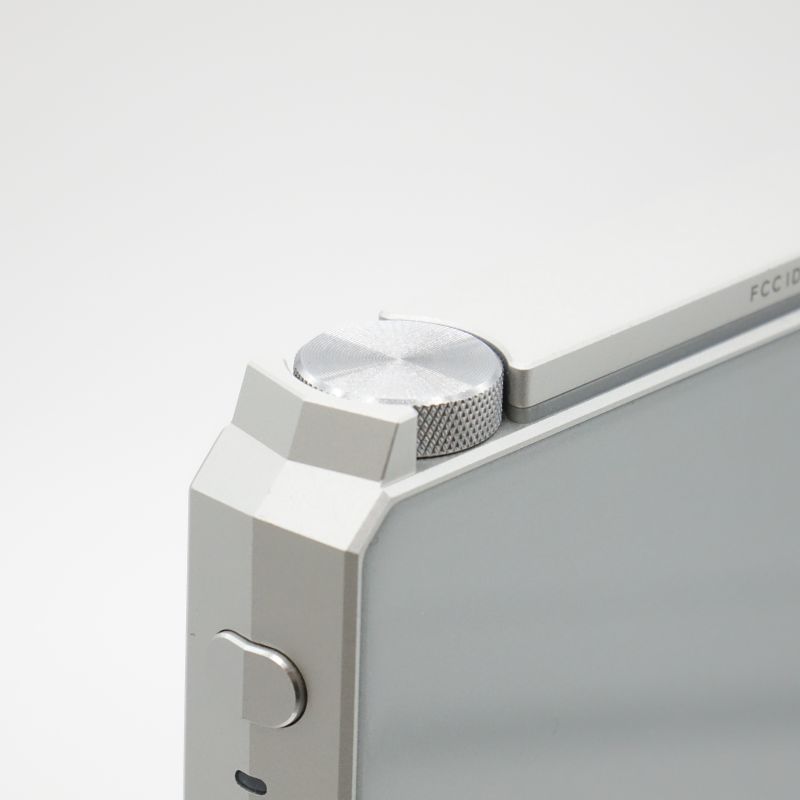 R6 III Gray