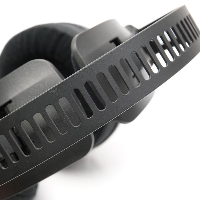 ATH-R70x