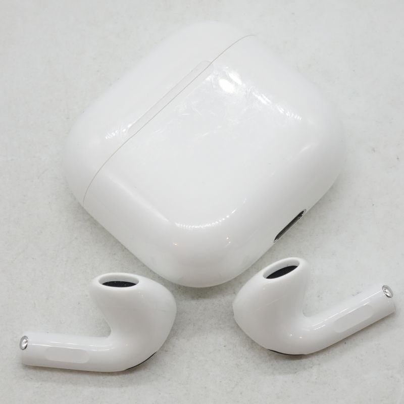 AirPods 4 [MXP63JA]