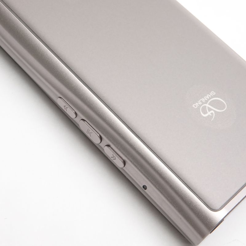 M7 (Titanium)