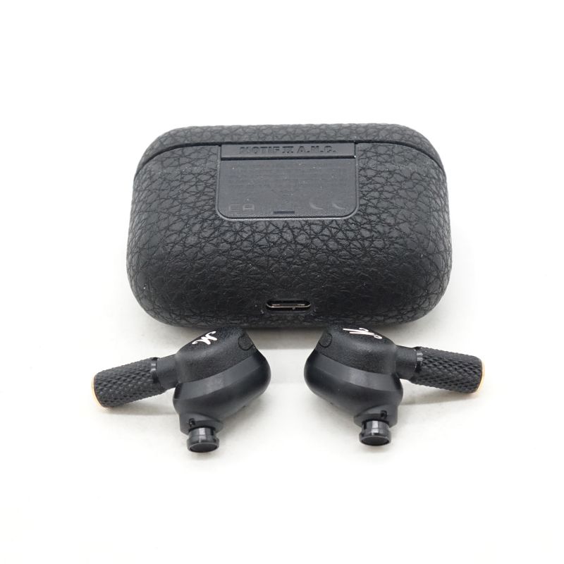 Motif ll A.N.C. Black