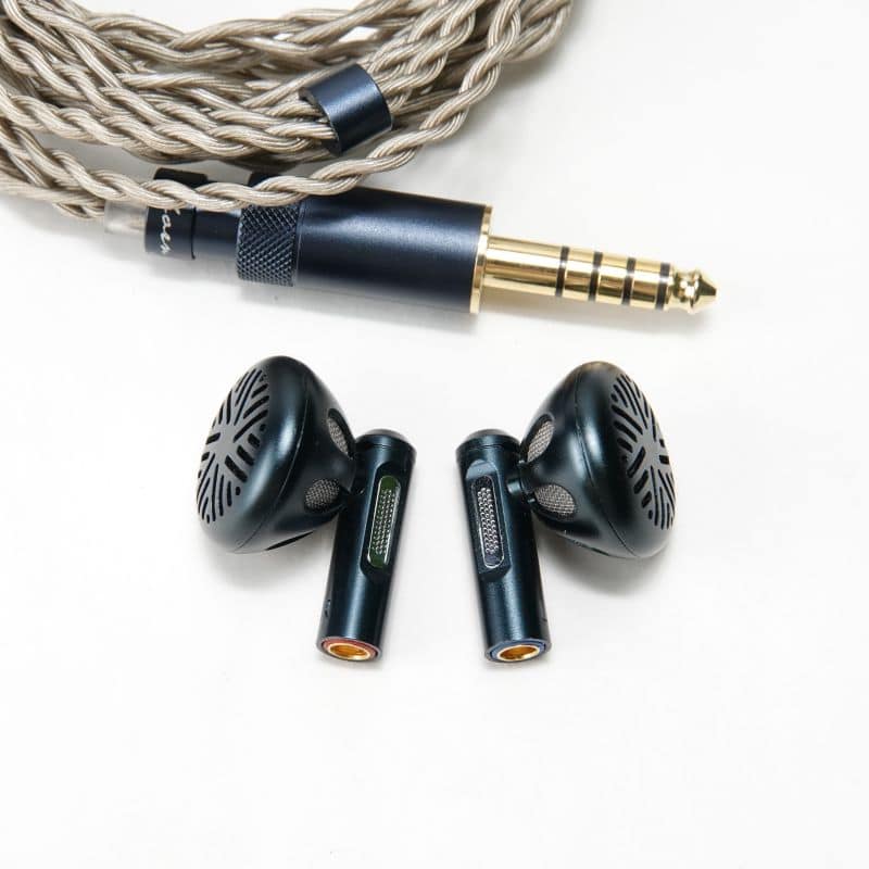 FF5 Black [FIO-IEM-FF5-B]