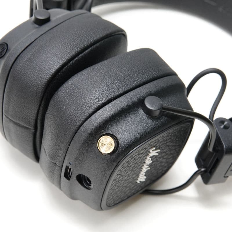 Major V Black