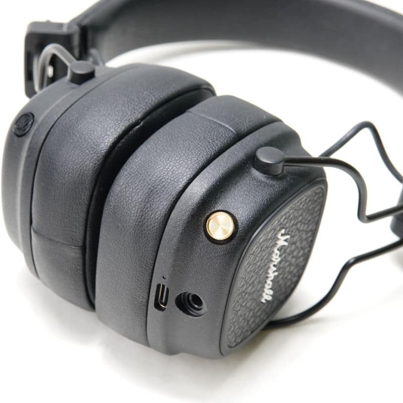 Major V Black