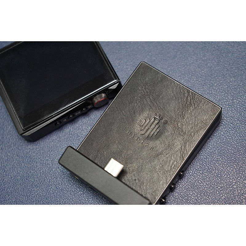 DH80 Black