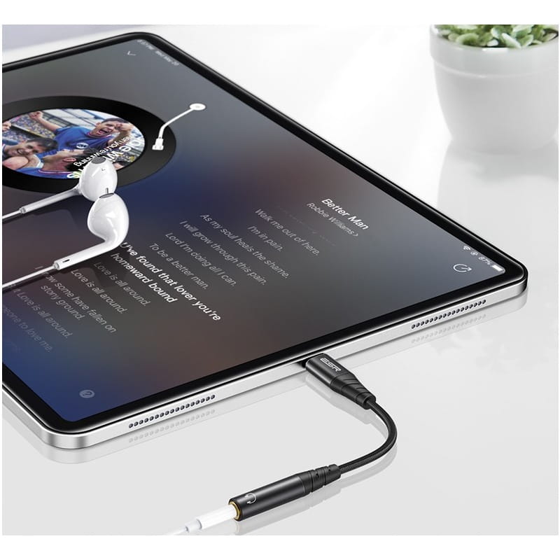 USB-C to 3.5 mm Headphone Adapter