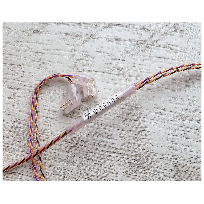 Halloween Lily / 4.4mm 5極 AEC製金メッキプラグ / qdc / ロゴ＆イヤーコネクタアートワーク