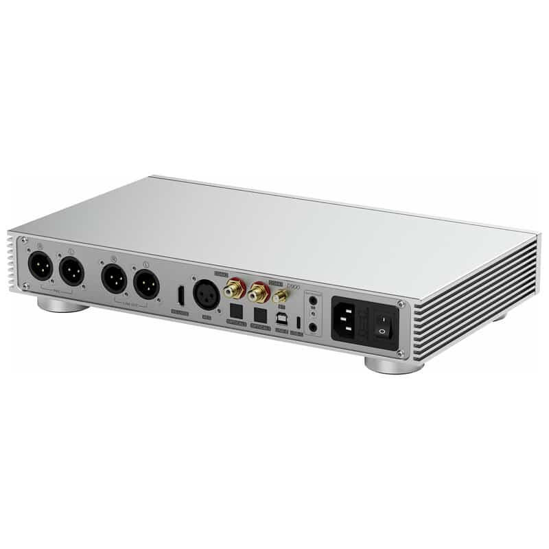 D900(2025年11月14日発売予定)