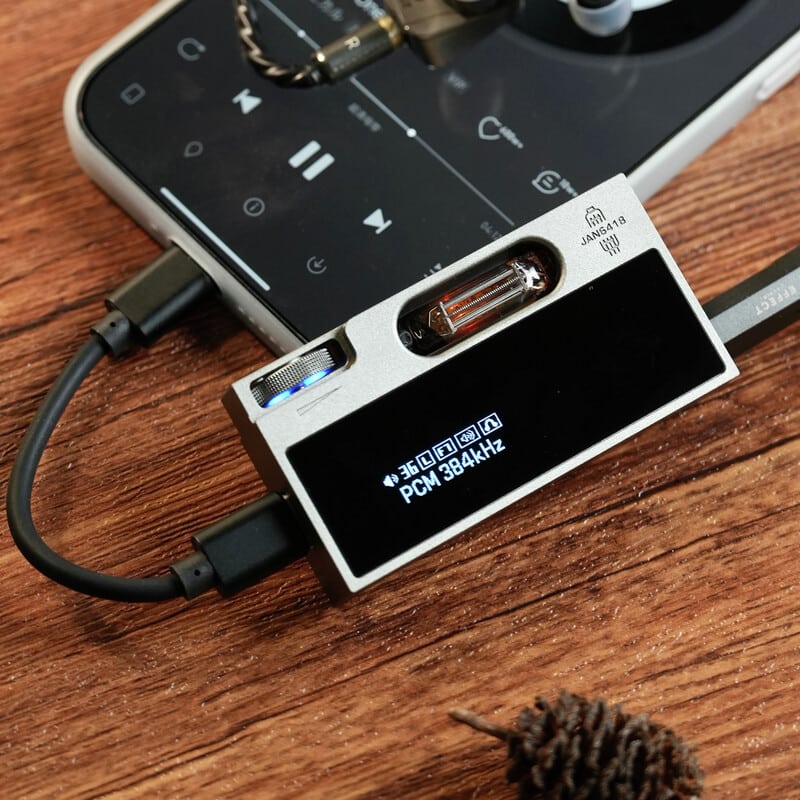 UA7 Gray（2025年12月19日発売予定）