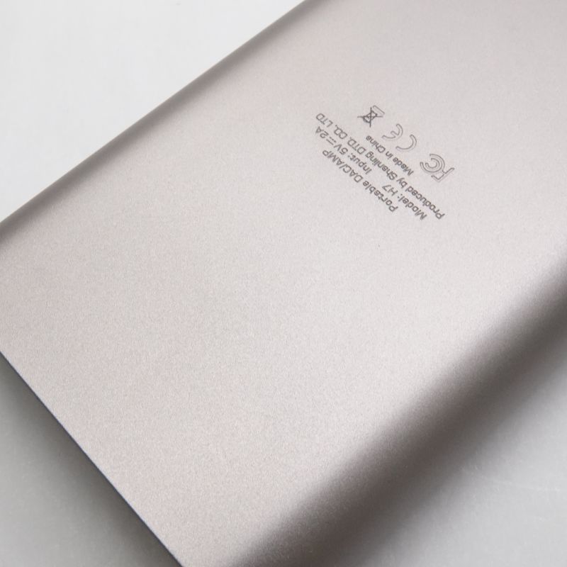 H7 Titanium（チタニウム）