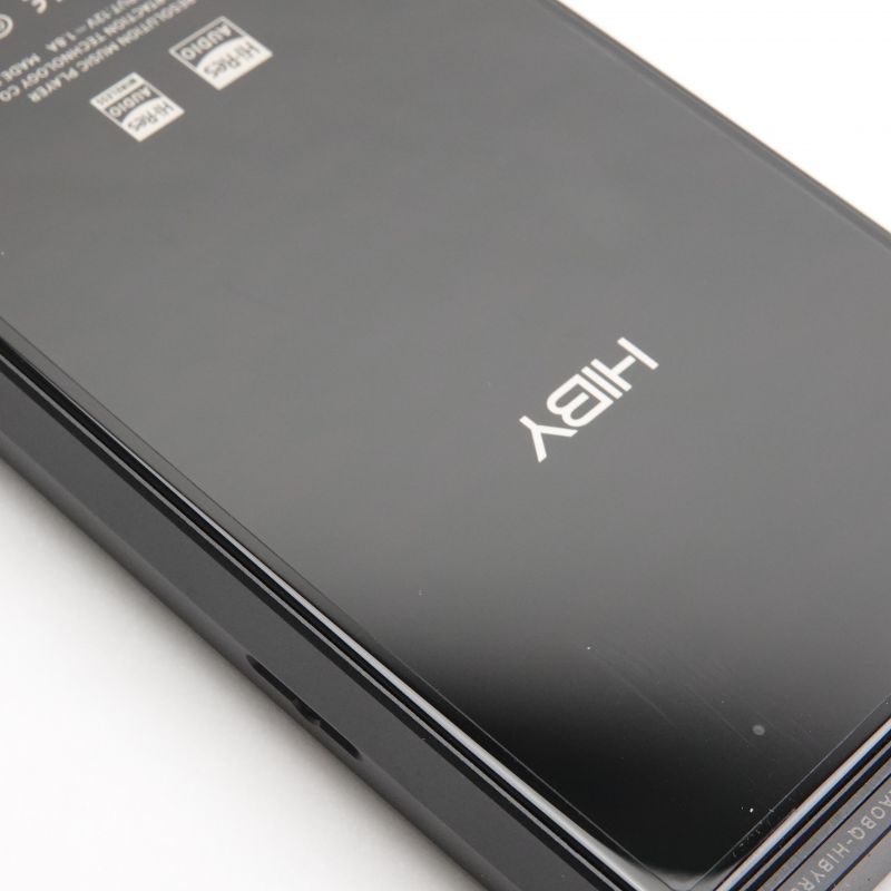 R6 III Black