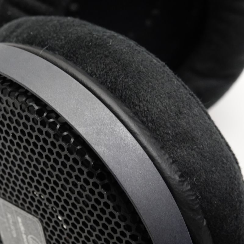 ATH-R70x