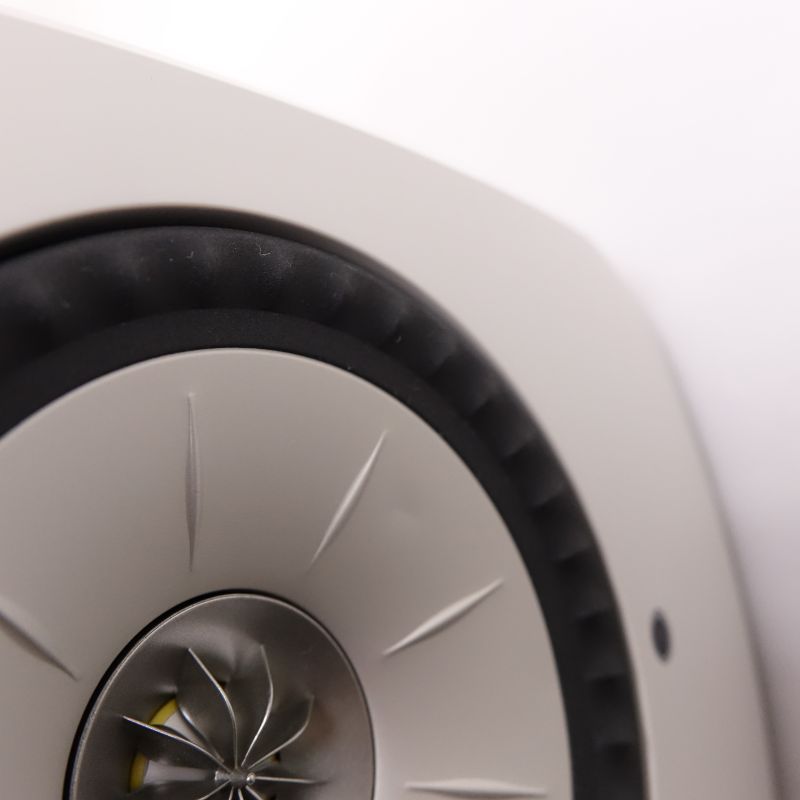 LSX II LT/STONE WHITE