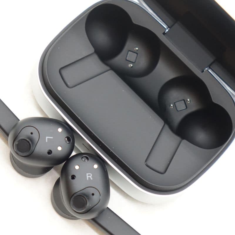 Beoplay Eleven NaturalAluminim