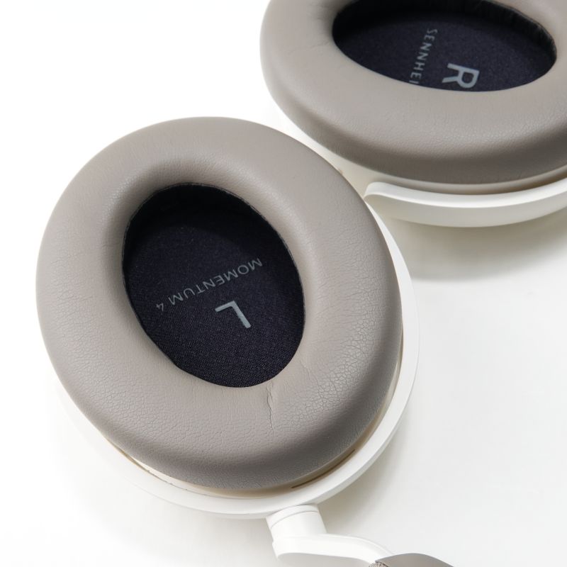 SENNHEISER MOMENTUM 4 Wireless WHITE [M4AEBT WHITE] AB+ランク 中古
