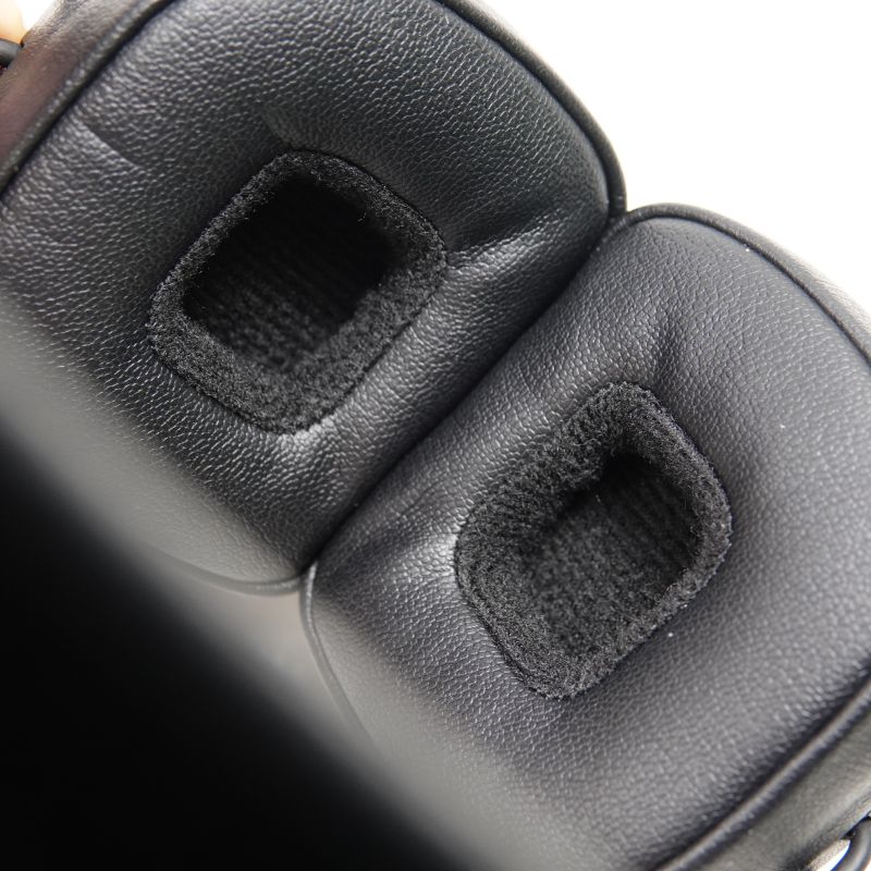 Major V Black