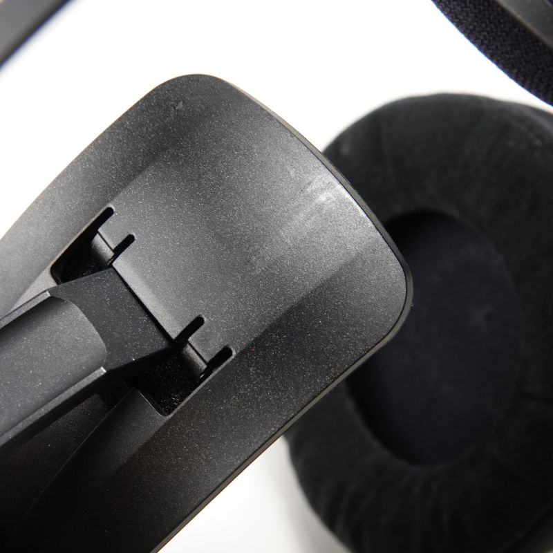 ATH-R70x