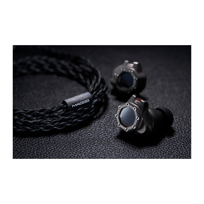 Typ821 [MDO-T821-TI]