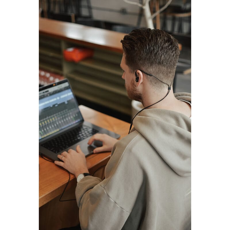 DT 70 IE Mixing & Critical Listening（2025年11月7日発売予定）