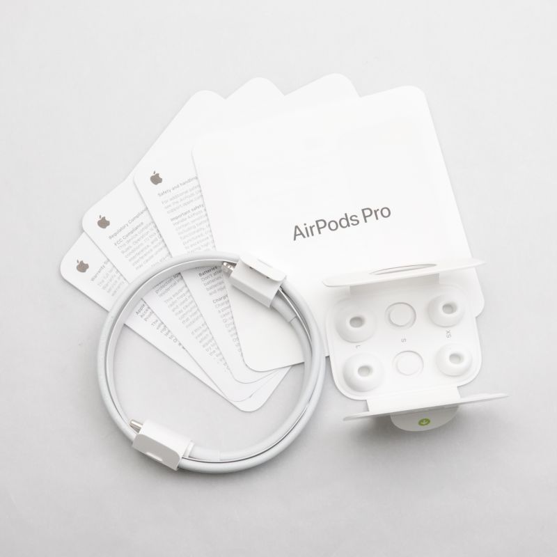 AirPods Pro(2G)(Lightningケース付) [MQD83J/A]