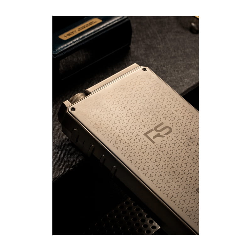 RS8