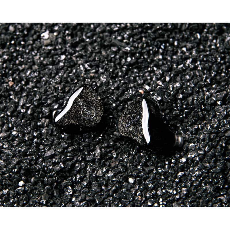 Lush Silver（2025年6月13日発売予定）