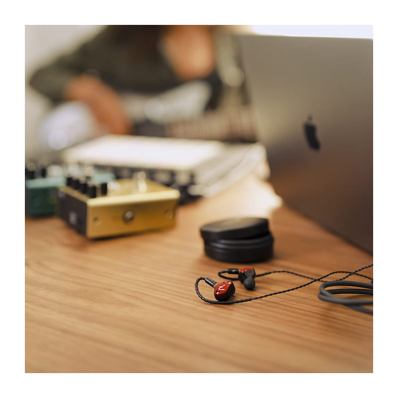 Fender TRACK Professional In-Ear Monitor / Red [TRACK-RED]