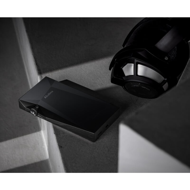 A&ultima SP4000 Black [IRV-AK-SP4000-BK]（2025年8月16日発売予定）