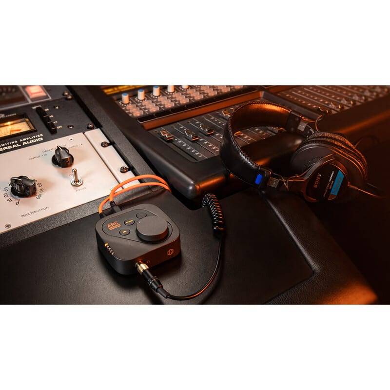 ARC ON・EAR 初回限定版（2025年10月下旬発売予定）