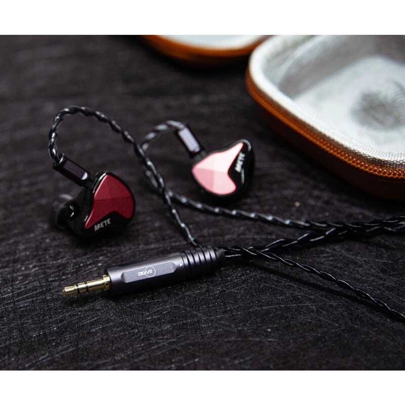 ZiiGaat x Fresh Reviews Arete II - Red(2026年4月3日発売予定)