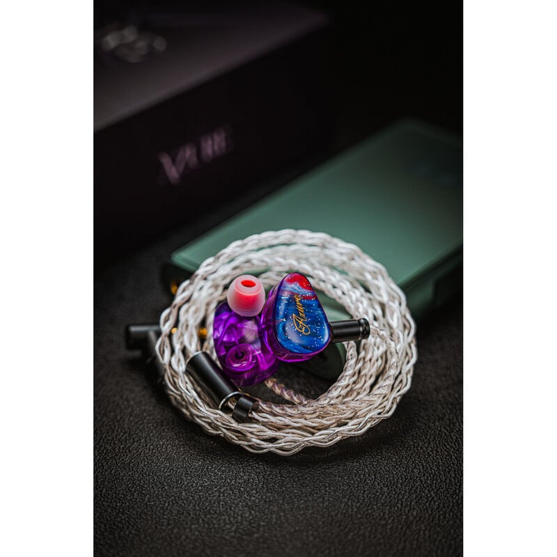 Azure（2025年12月12日発売予定）