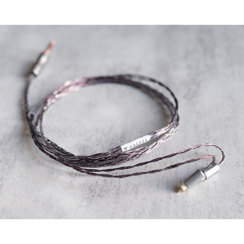 Vintage No.072 “An Phelbrico” / 4.4mm 5極 トープラ販売製 CINQBES 純銅材 無メッキプラグ / XXX-G 2pin / ロゴ&イヤーコネクタアートワーク