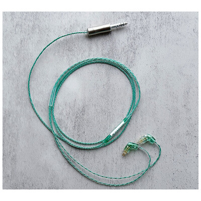 Mouton Eme-Quatre hue-3 / WAGNUS. Original 4.4mm 5-pole Plug EIR - ARGENTA / Custom 2pin / ロゴ＆イヤーコネクタアートワーク エメラルド装飾