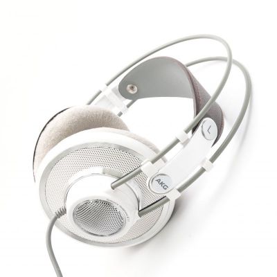 AKG K701 ヘッドフォン　新品未使用 Amazon.co.jp: AKG オープン型ヘッドフォン K701【国内正規品