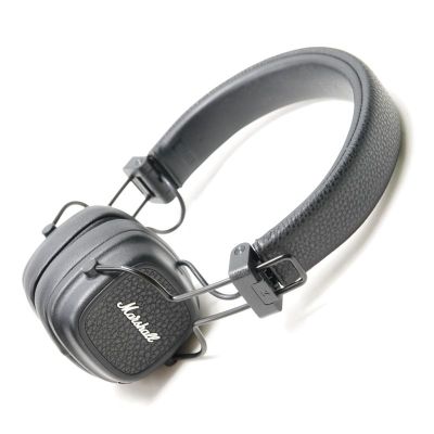 Major V Black